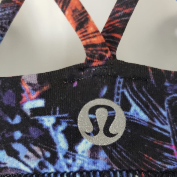 Lululemon Athletica Woman's sport bra
Size 2 - Picture 5 of 7